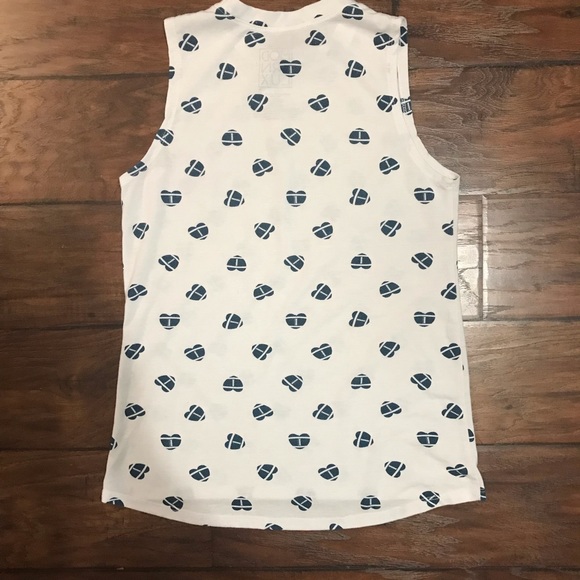 Football Heart Tank - Picture 2 of 3